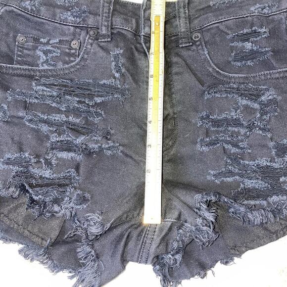 American Eagle black washed distressed cut off high waisted SZ 2 - Picture 4 of 7